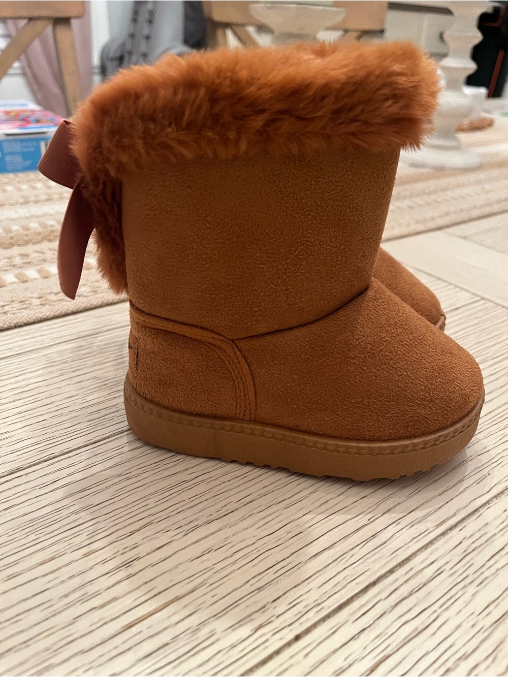 Toddler size 6 Faux-Fur Trim Winter Boots - Chestnut
